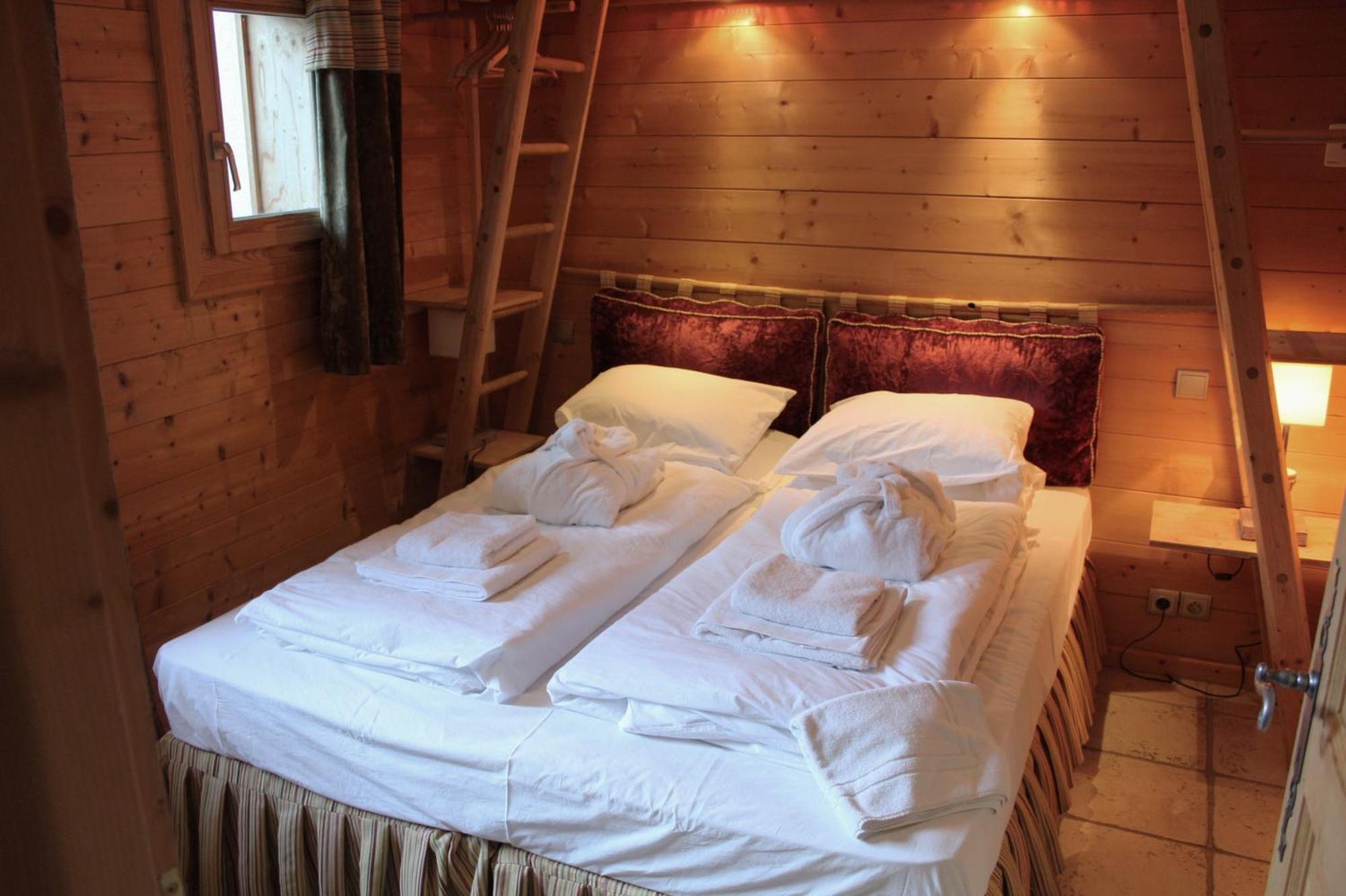 Cosy 4 Bedroom Chalet With Hot Tub Saint-Marcel  외부 사진