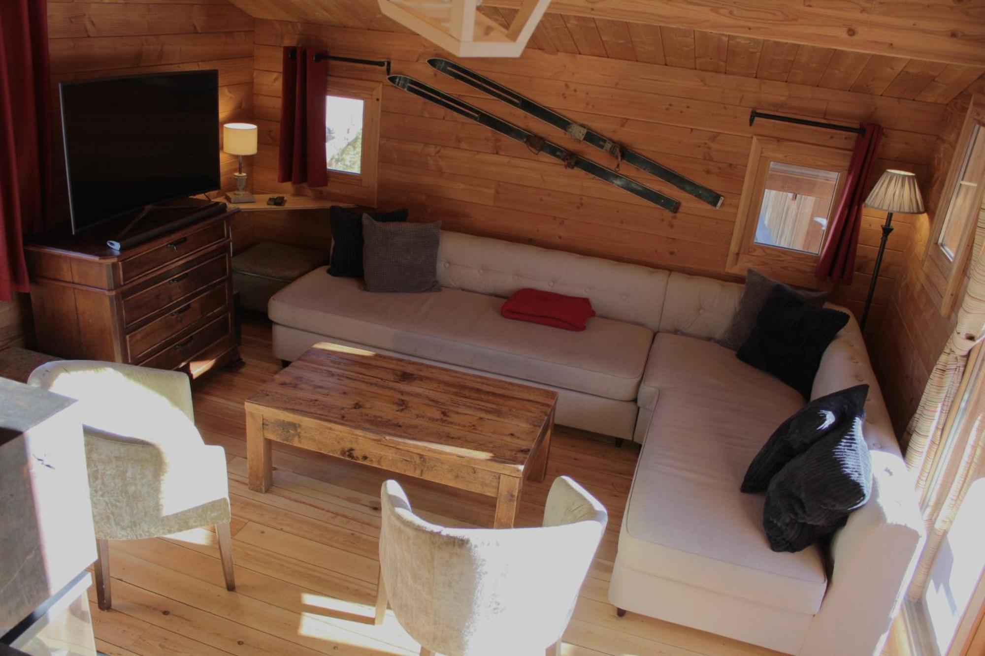 Cosy 4 Bedroom Chalet With Hot Tub Saint-Marcel  외부 사진
