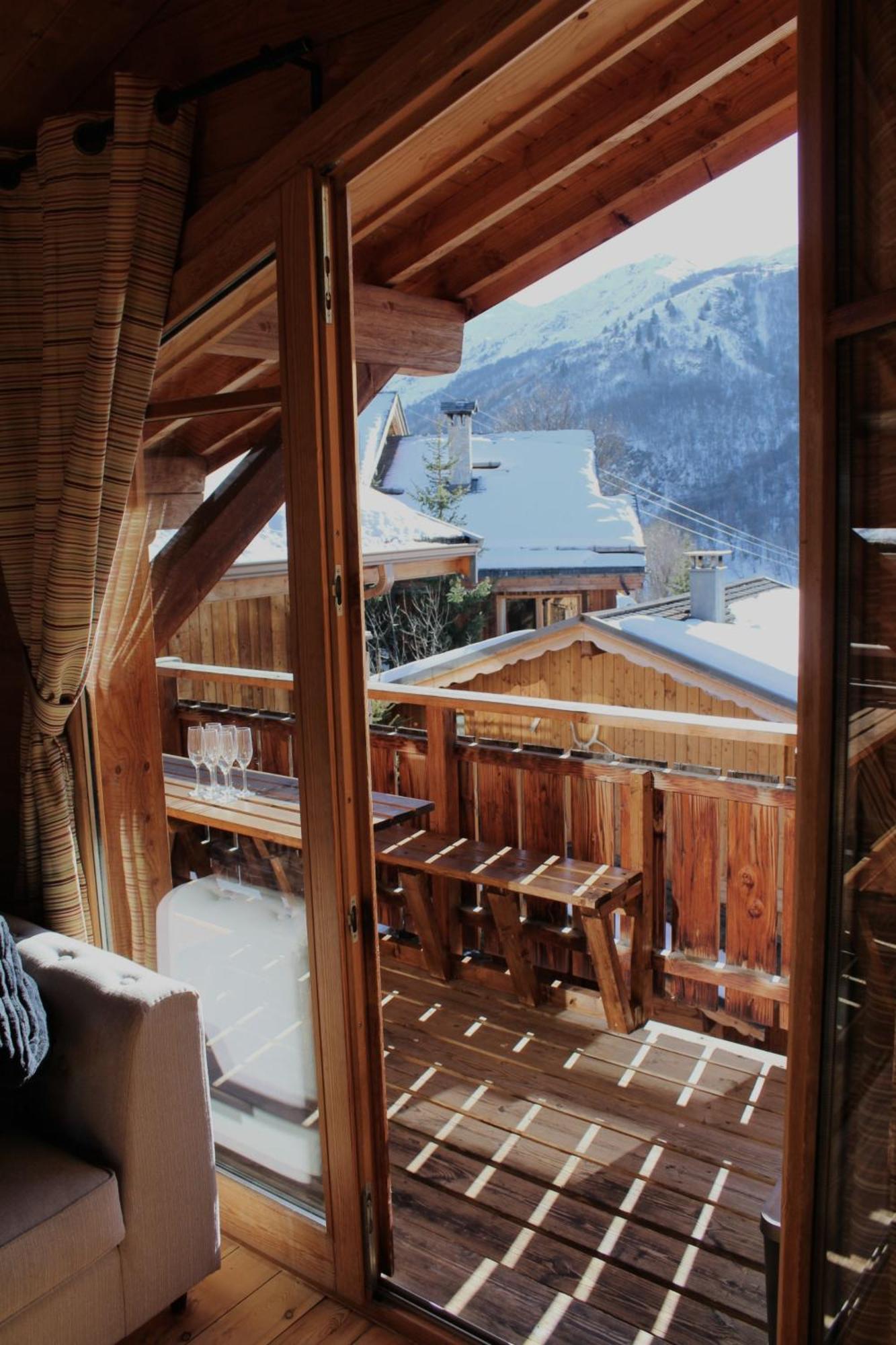 Cosy 4 Bedroom Chalet With Hot Tub Saint-Marcel  외부 사진