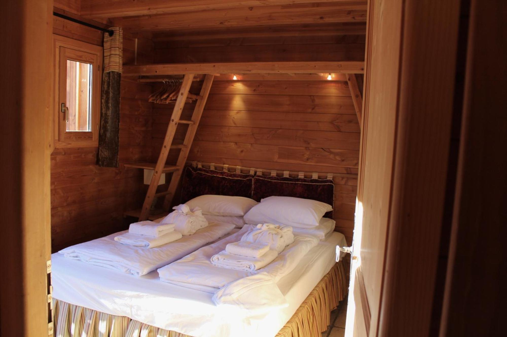 Cosy 4 Bedroom Chalet With Hot Tub Saint-Marcel  외부 사진